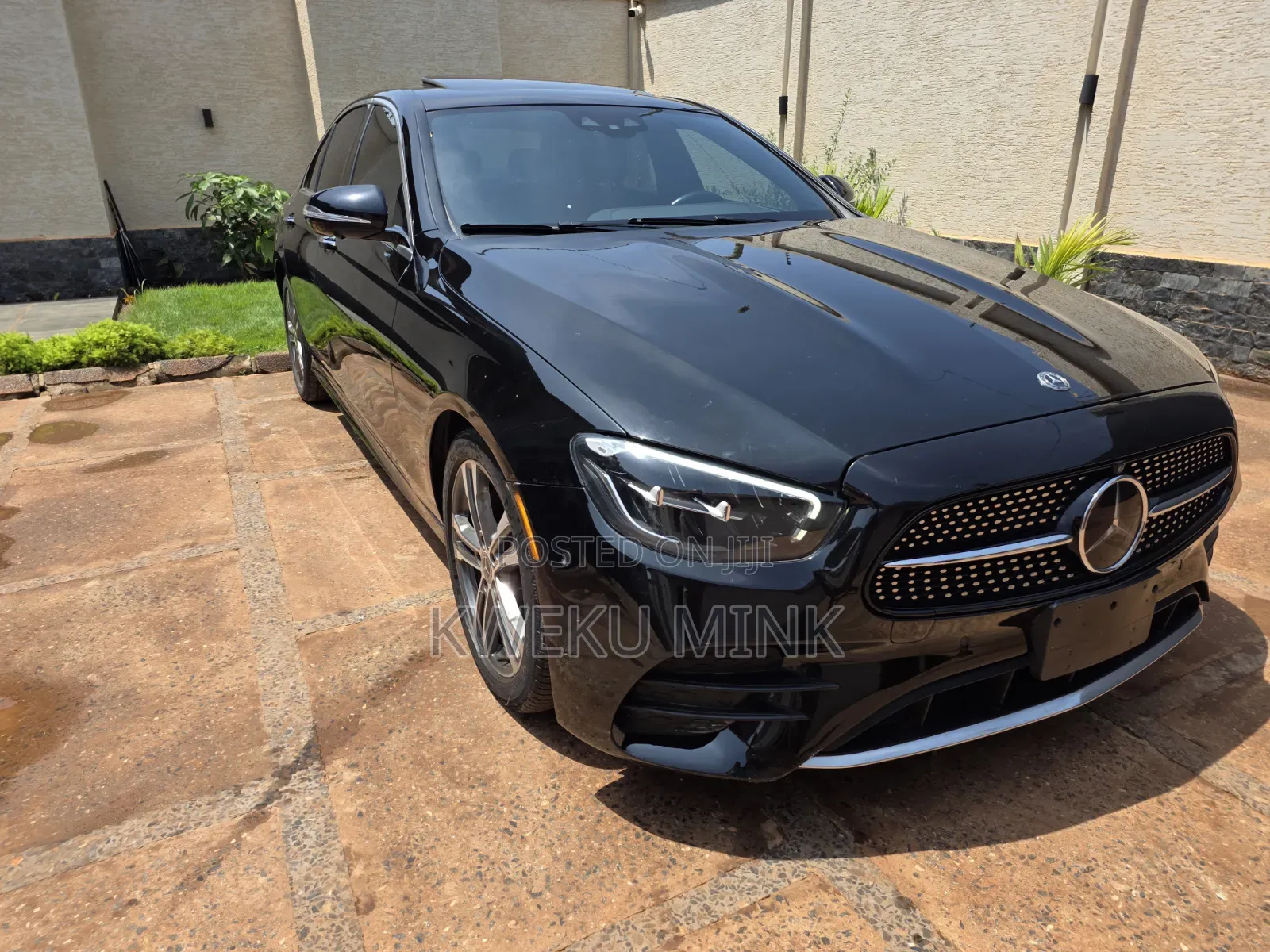 Mercedes-Benz E300 2023 Black