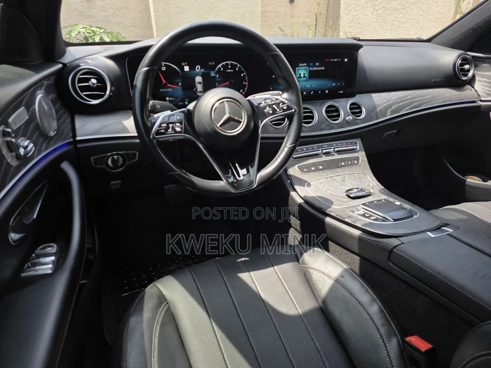 Mercedes-Benz E300 2023 Black