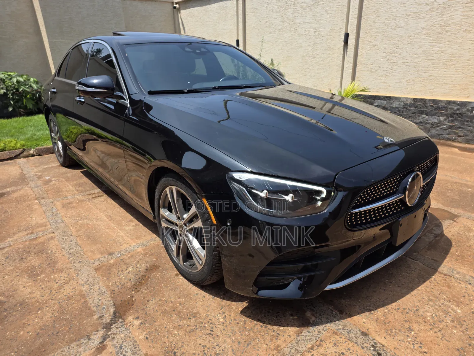 Mercedes-Benz E300 2023 Black