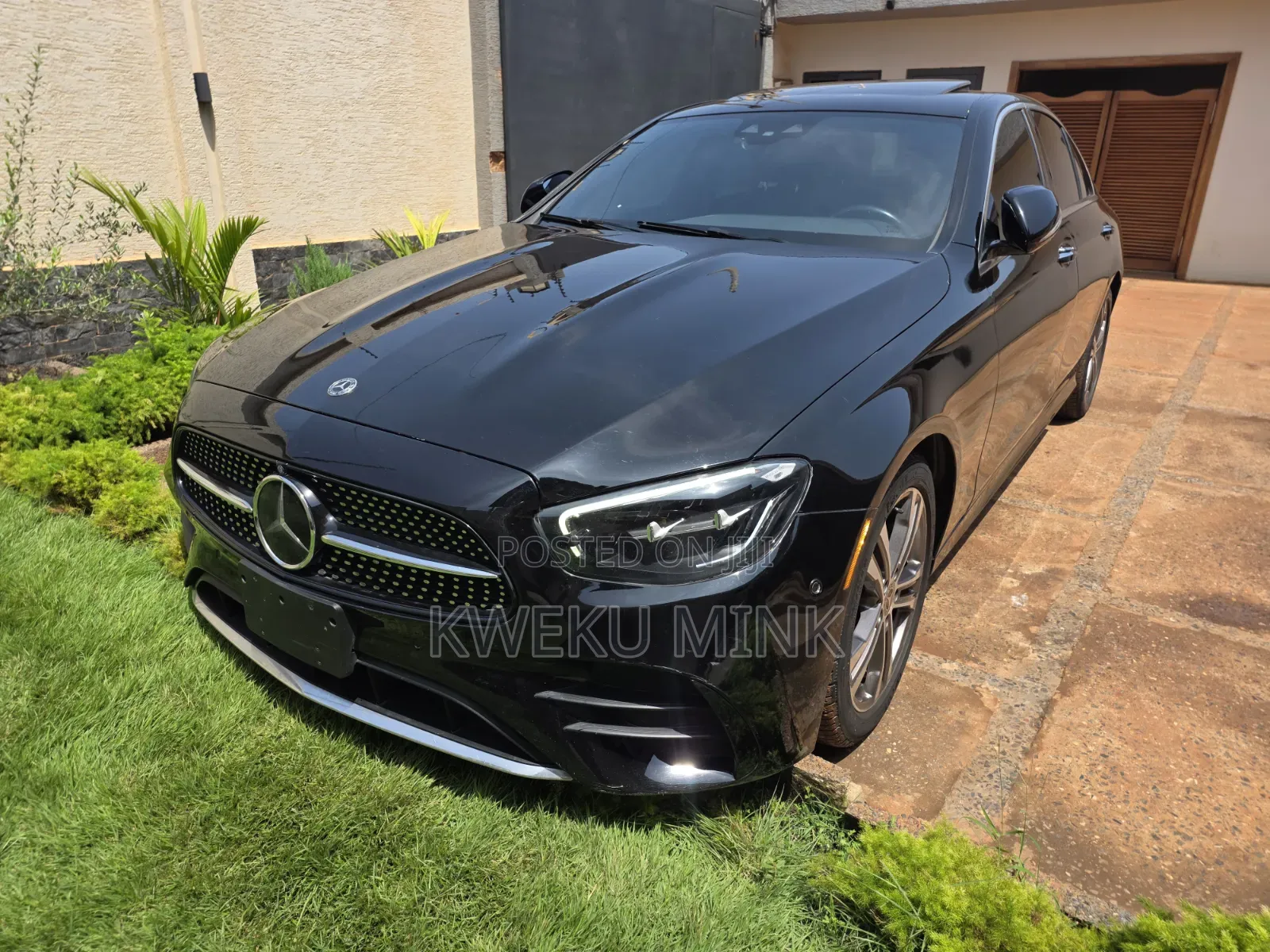 Mercedes-Benz E300 2023 Black