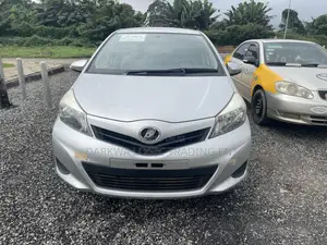 Toyota Vitz 2014 Silver