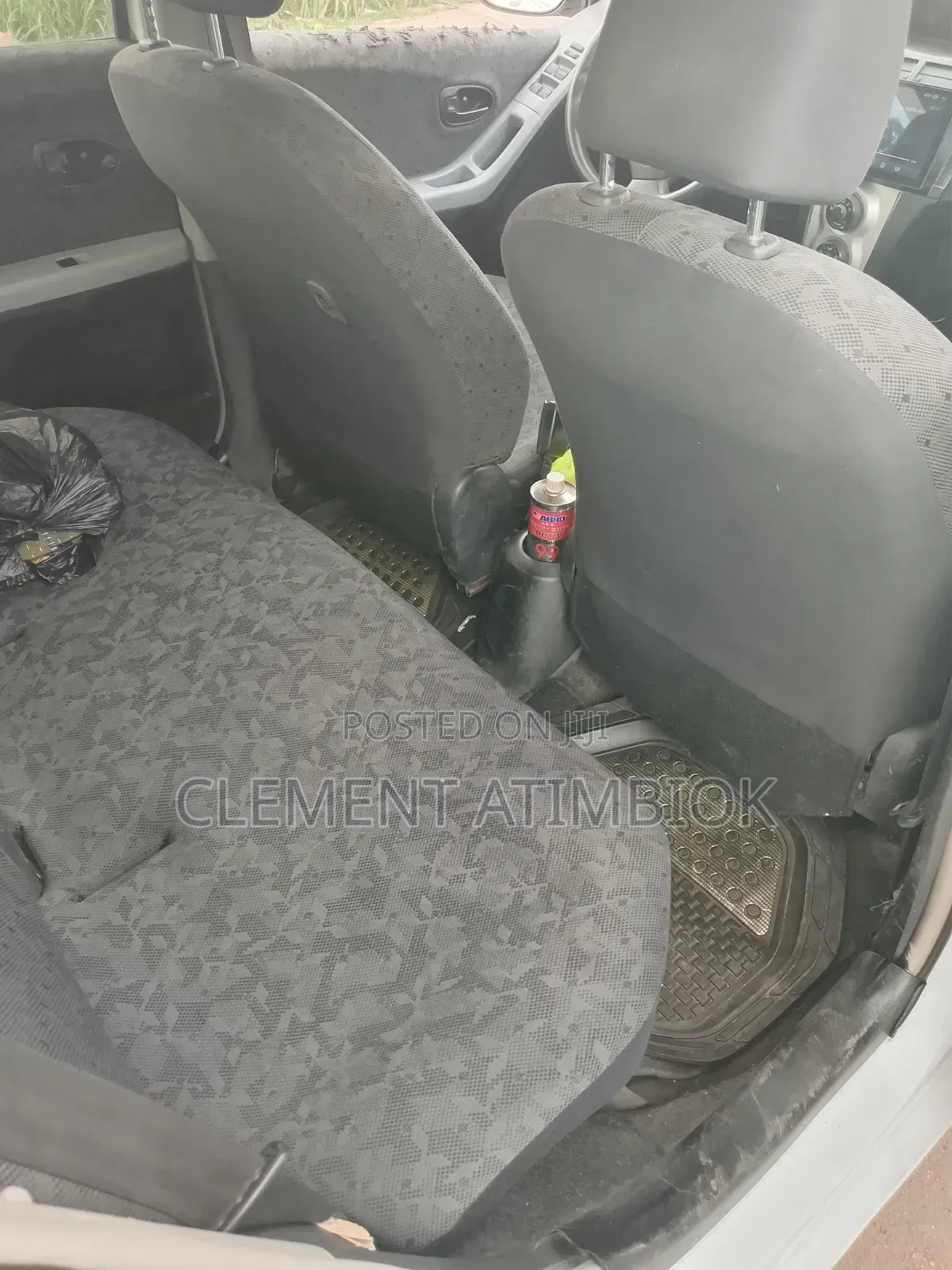 Toyota Vitz 2010 White
