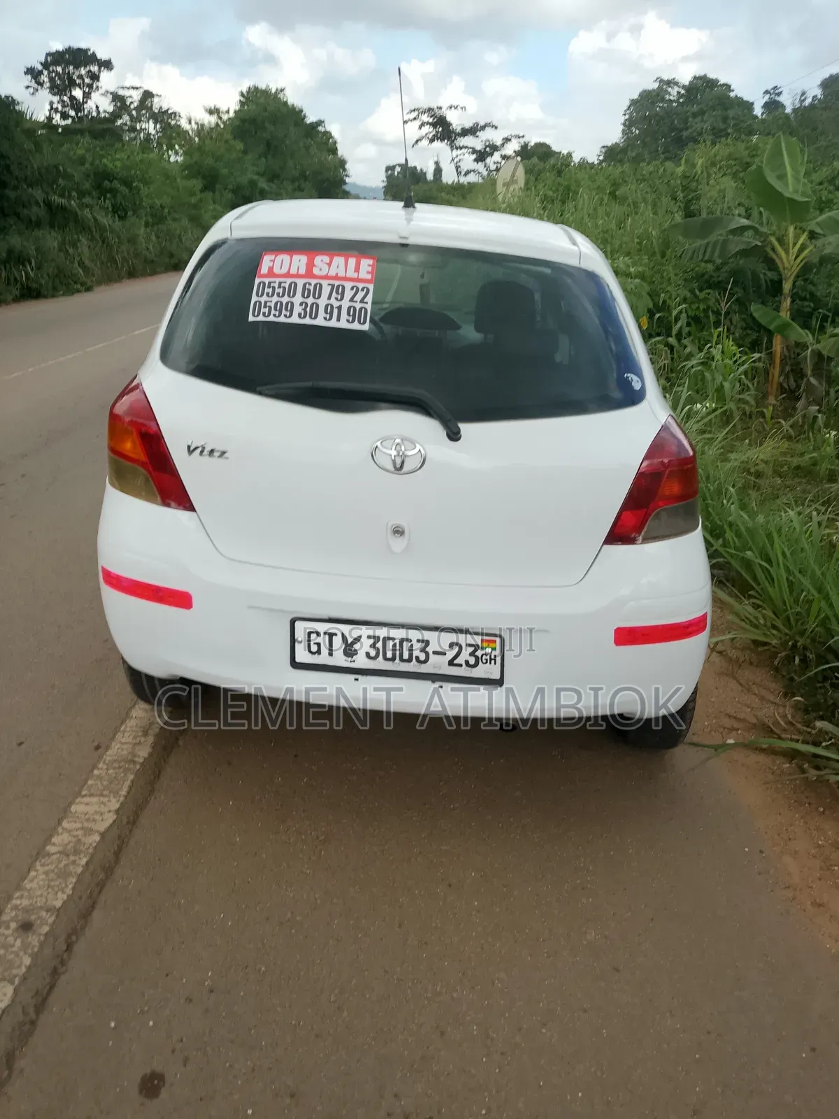 Toyota Vitz 2010 White