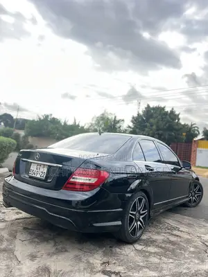 Mercedes-Benz C250 2014 Black