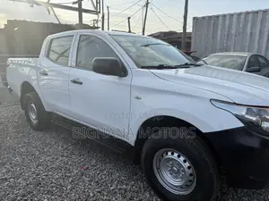 Mitsubishi L200 Double Cab 2.5 180hp 4WD 2011 White