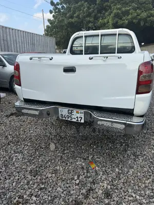 Mitsubishi L200 Double Cab 2.5 180hp 4WD 2011 White