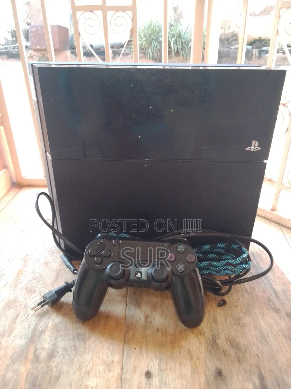 Brand:Sony ,Item Name:console ,Color:black