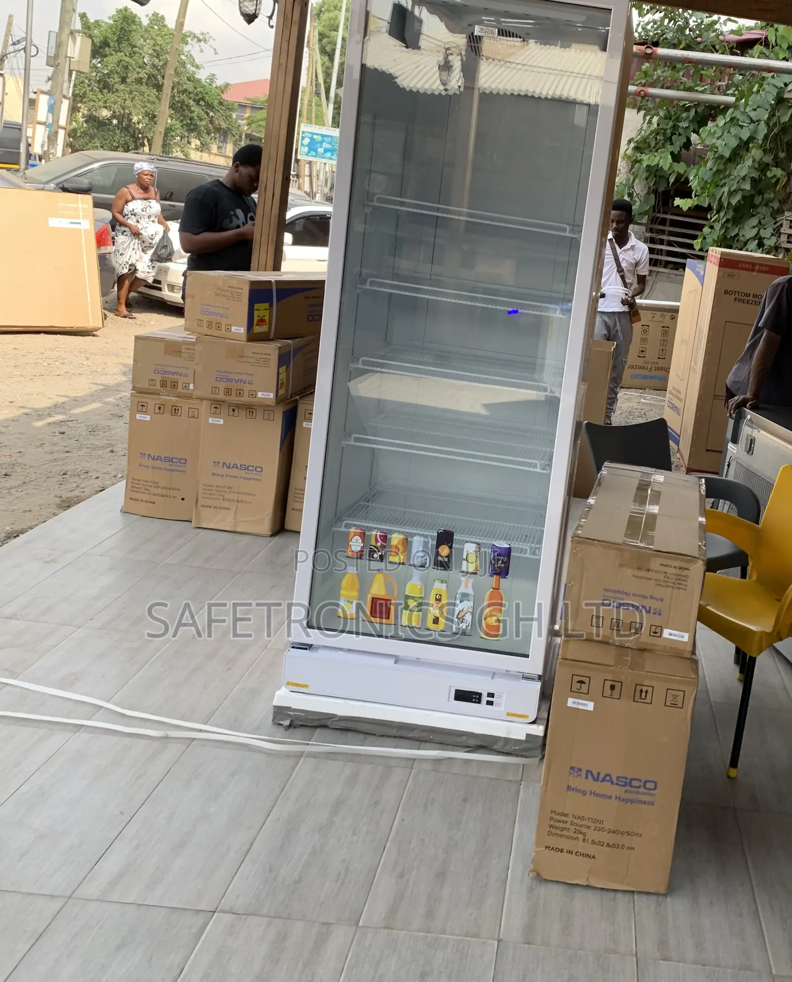Choose Perfect Zara-600dfg Display Fridge 591Ltr