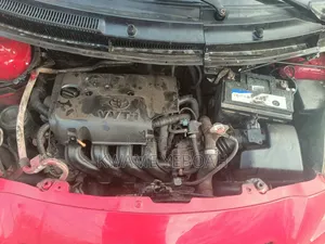 Toyota Yaris Base Hatchback 5dr 2010 Red