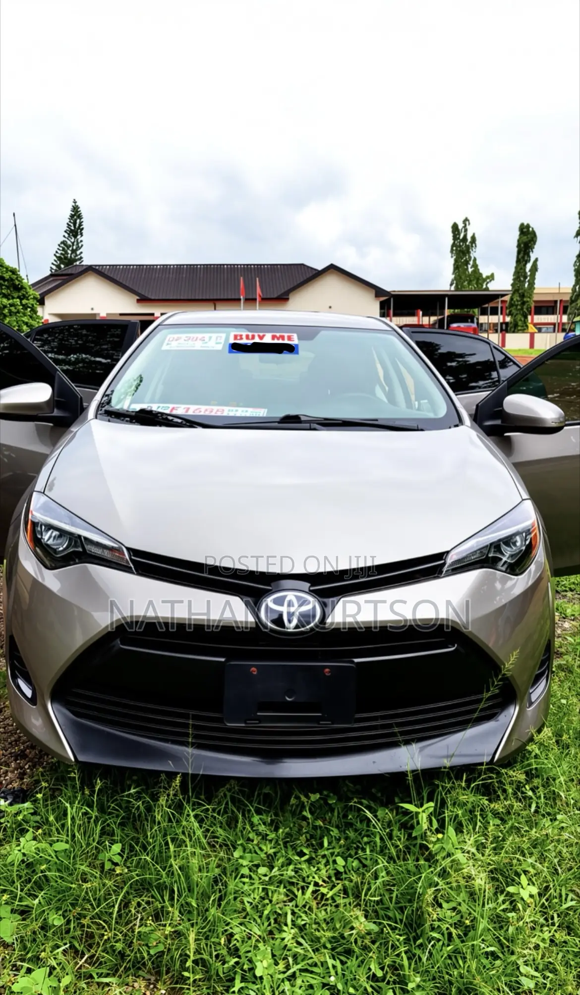 Toyota Corolla LE (1.8L 4cyl 2A) 2019 Brown