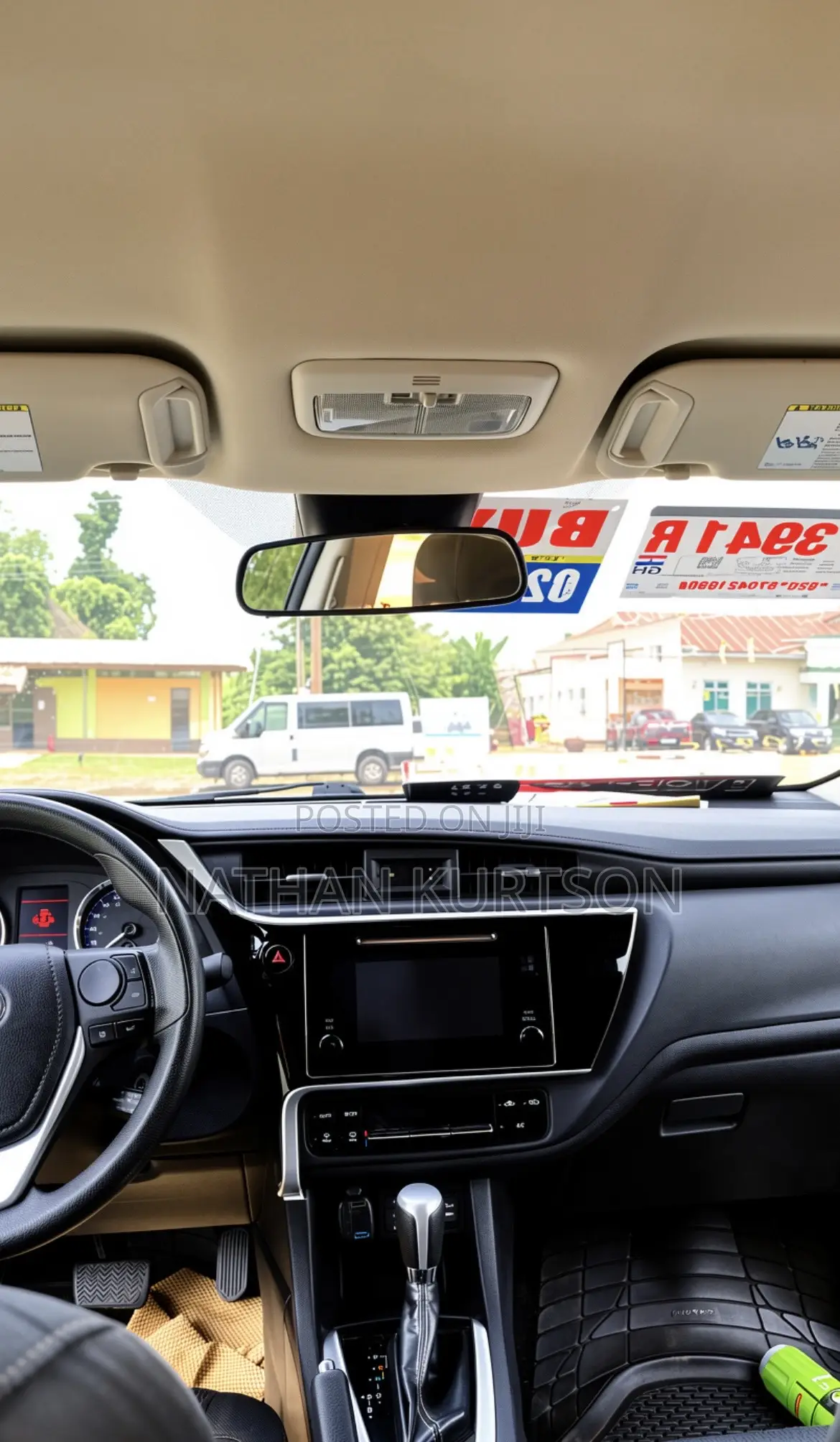 Toyota Corolla LE (1.8L 4cyl 2A) 2019 Brown