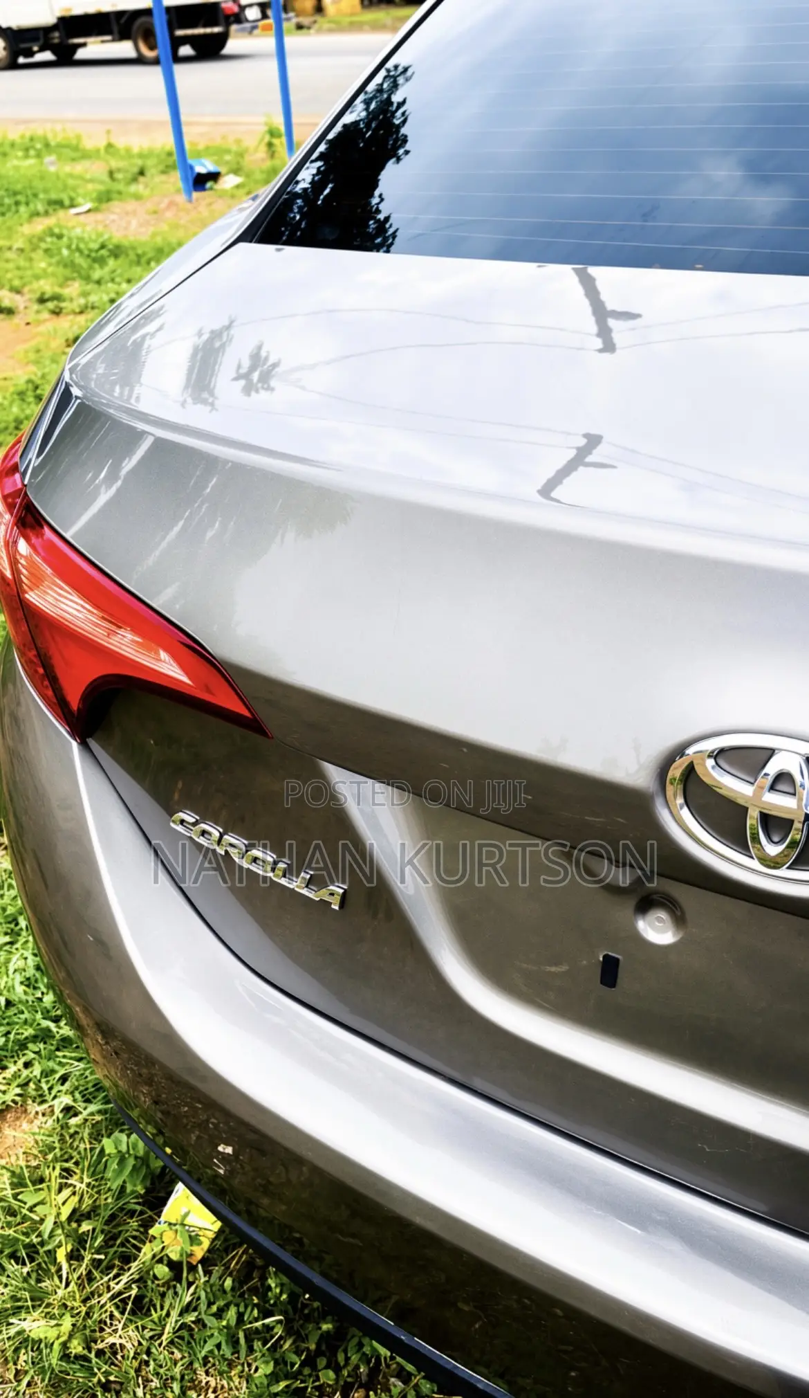 Toyota Corolla LE (1.8L 4cyl 2A) 2019 Brown