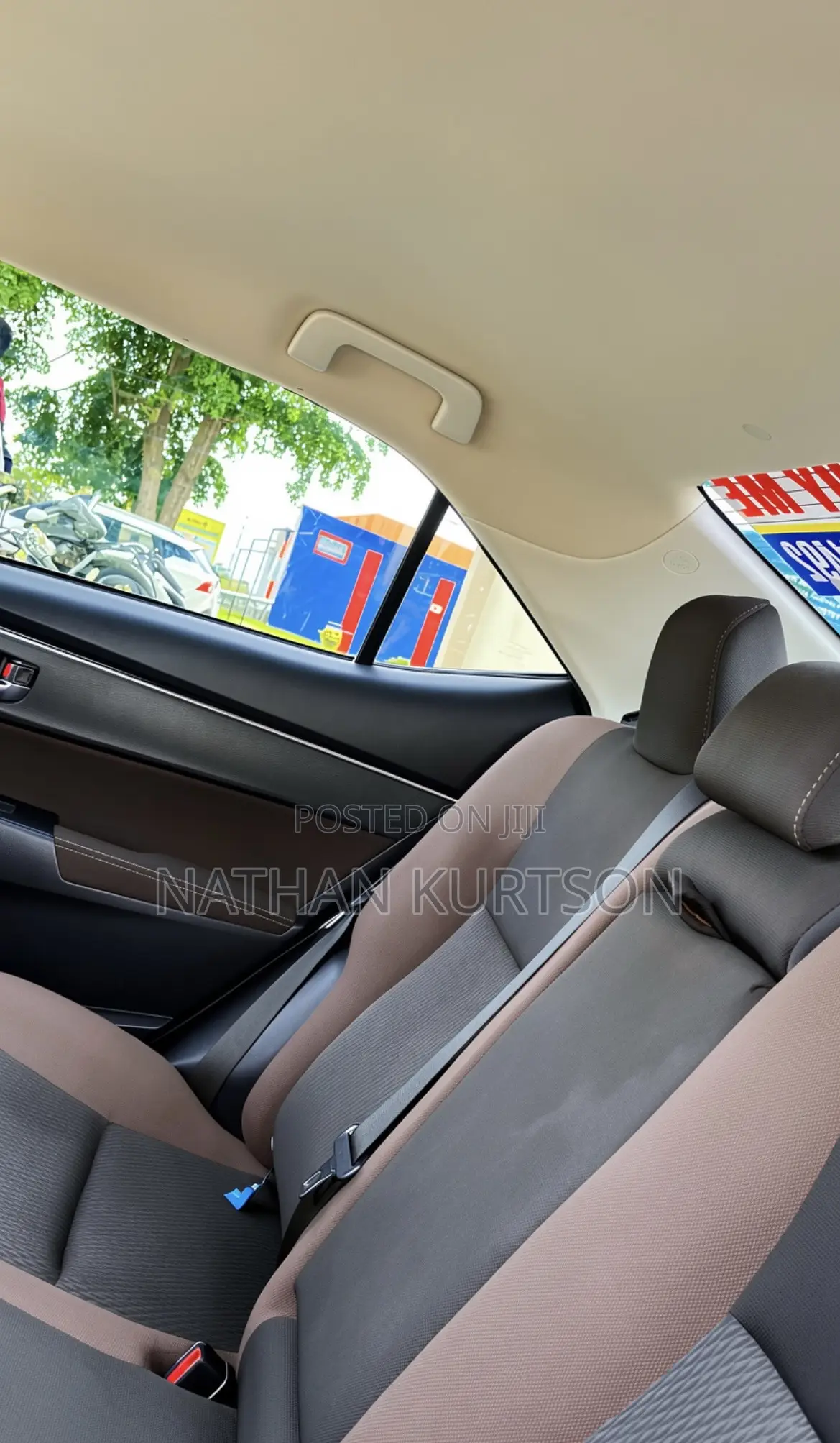 Toyota Corolla LE (1.8L 4cyl 2A) 2019 Brown