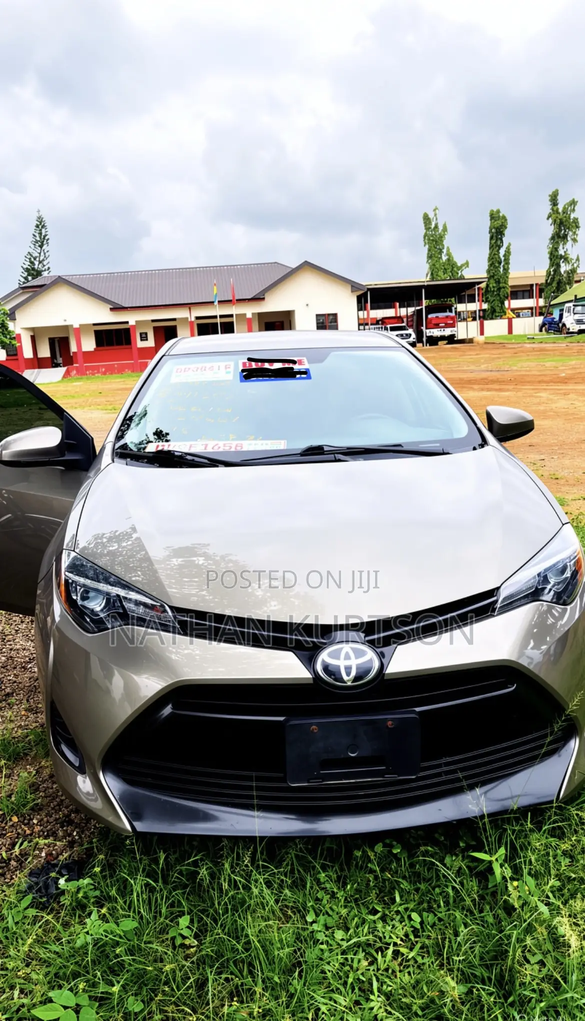 Toyota Corolla LE (1.8L 4cyl 2A) 2019 Brown