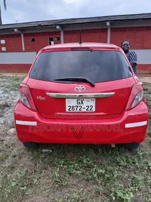 Toyota Vitz 2012 Red