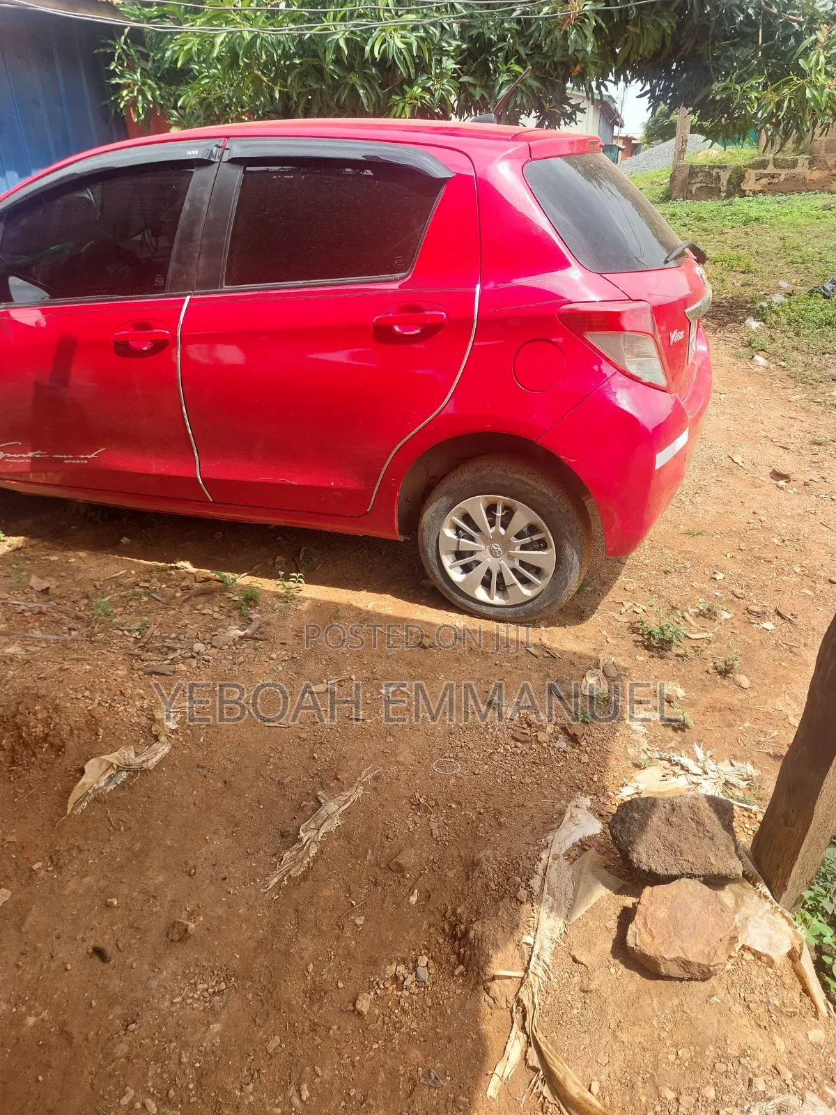 Toyota Vitz 2012 Red