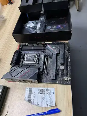 ASUS Rog Strix B650e-F Gaming WiFi