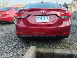 Hyundai Elantra 2015 Red