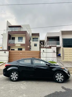Hyundai Elantra Limited Sedan FWD (1.8L 4cyl 6A) 2016 Black