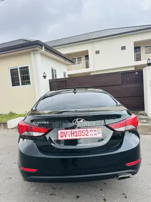 Hyundai Elantra Limited Sedan FWD (1.8L 4cyl 6A) 2016 Black