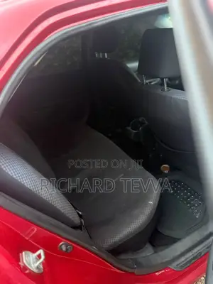 Toyota Yaris Base Sedan 4dr 2010 Red