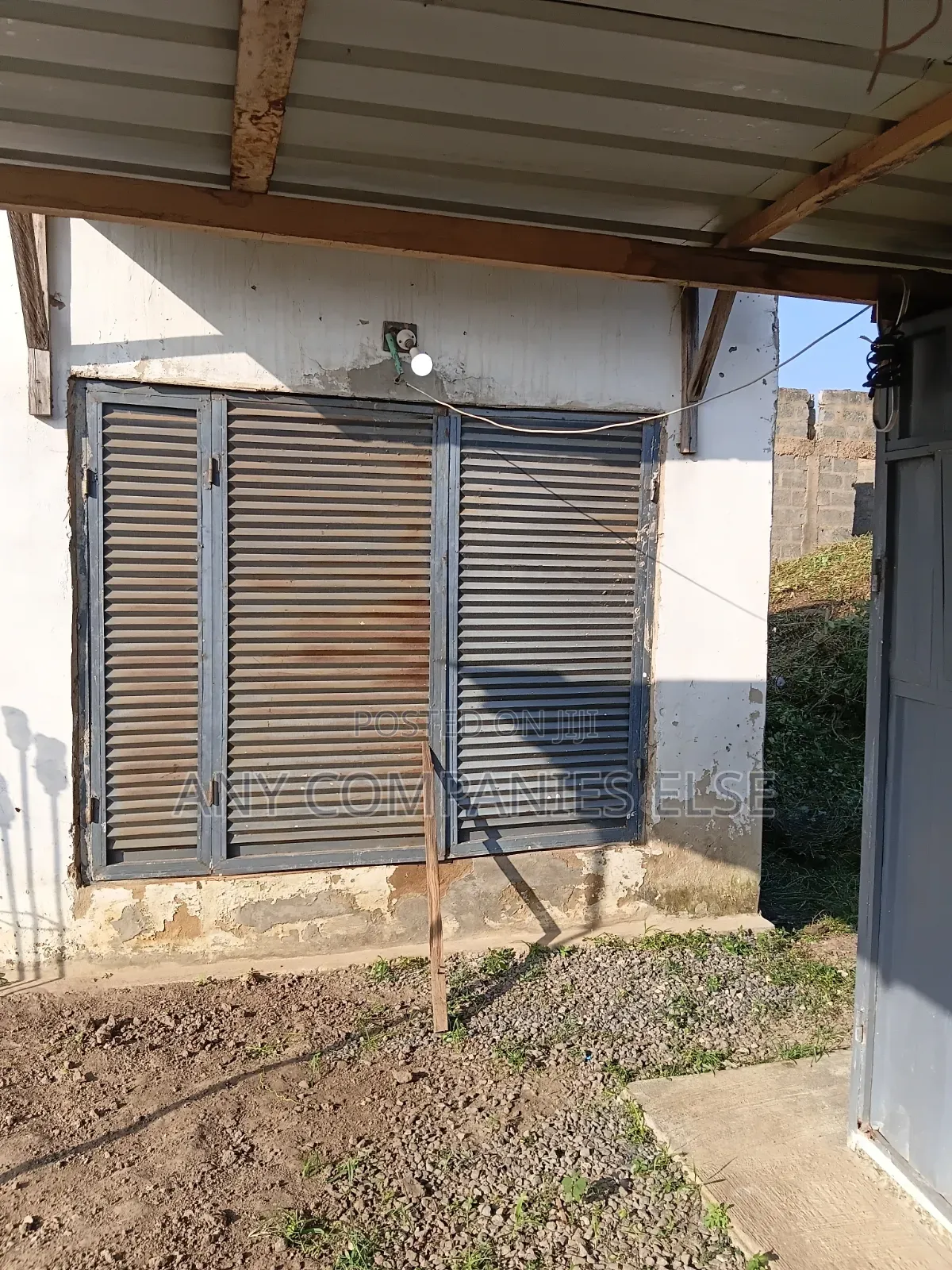 House Front Store for Rent