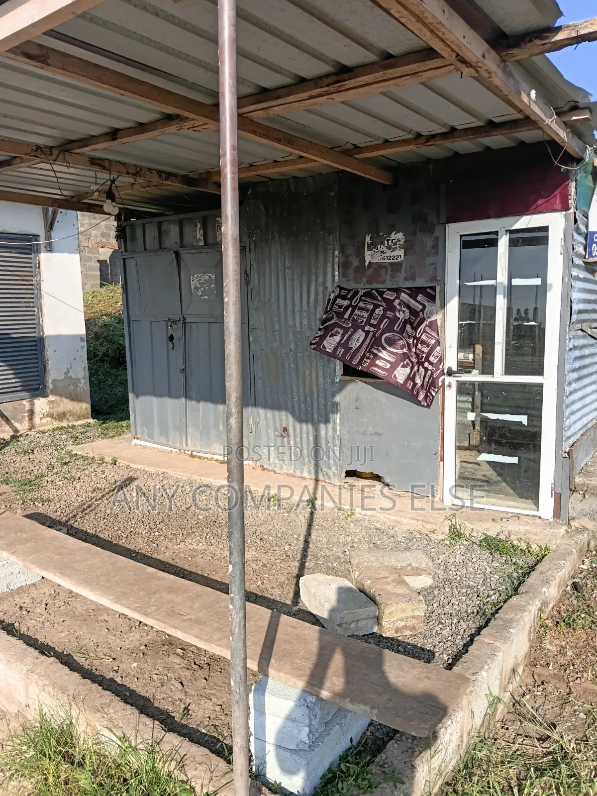House Front Store for Rent