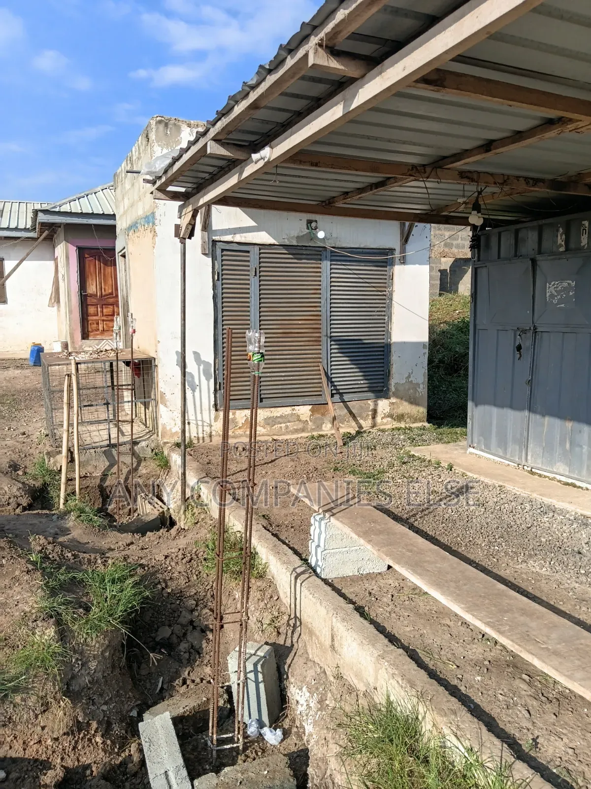 House Front Store for Rent