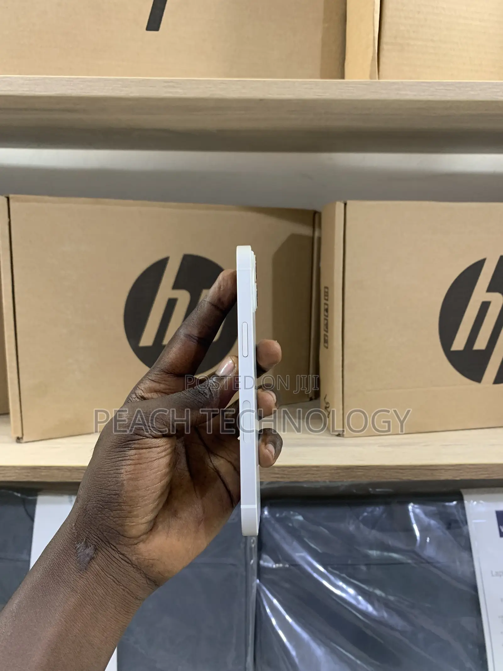 New Apple iPhone 13 128 GB White