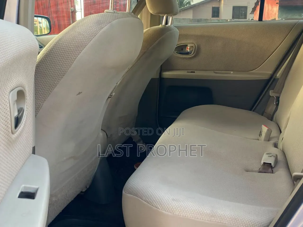 Toyota Vitz 2010 Silver