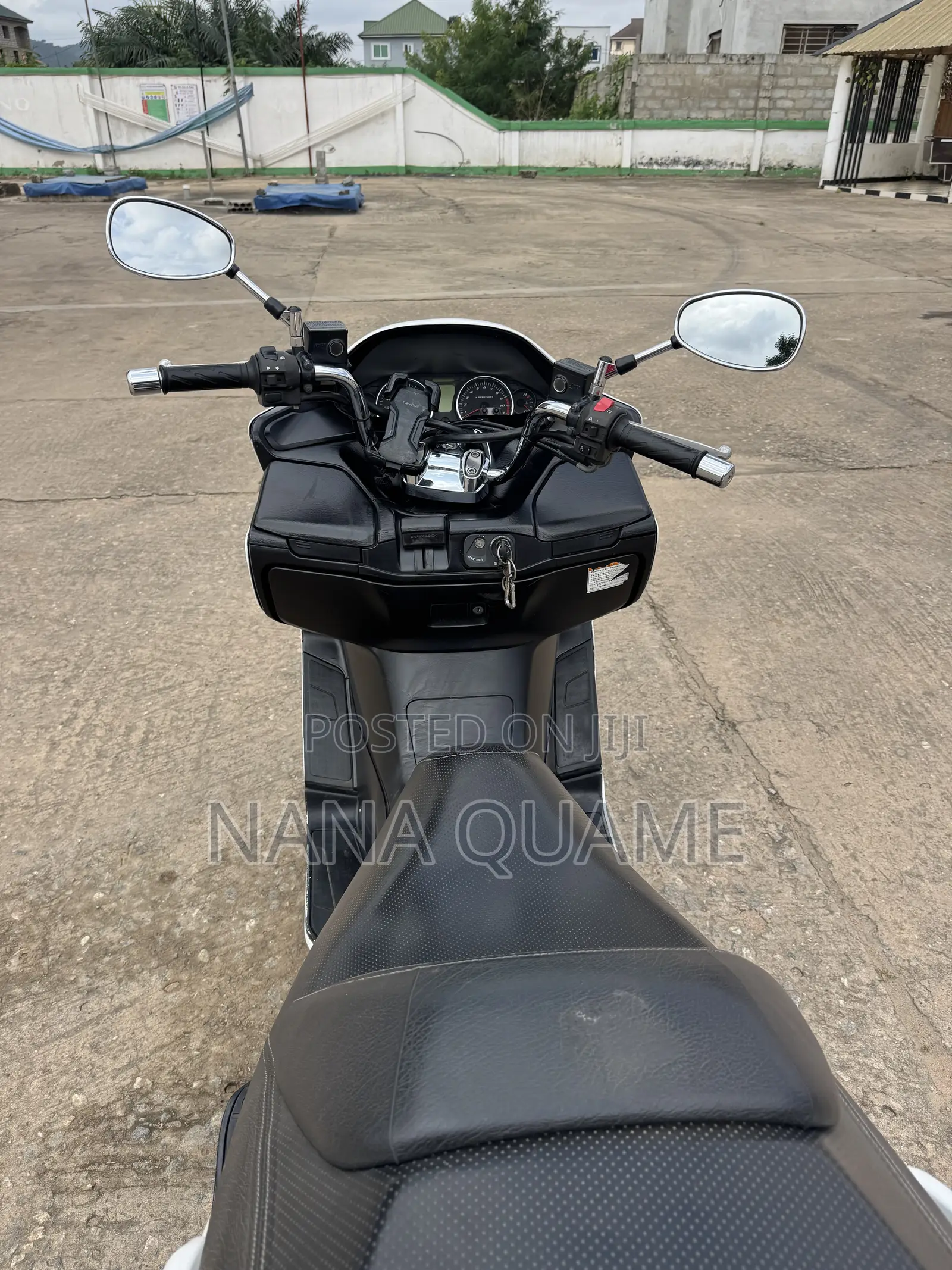 Suzuki Burgman 2022 White