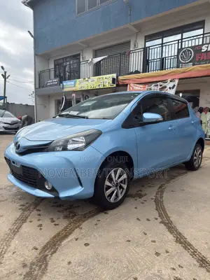 Toyota Vitz 1.3 AWD 5dr 2016 Blue