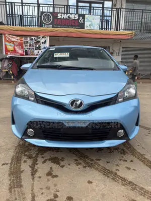 Toyota Vitz 1.3 AWD 5dr 2016 Blue