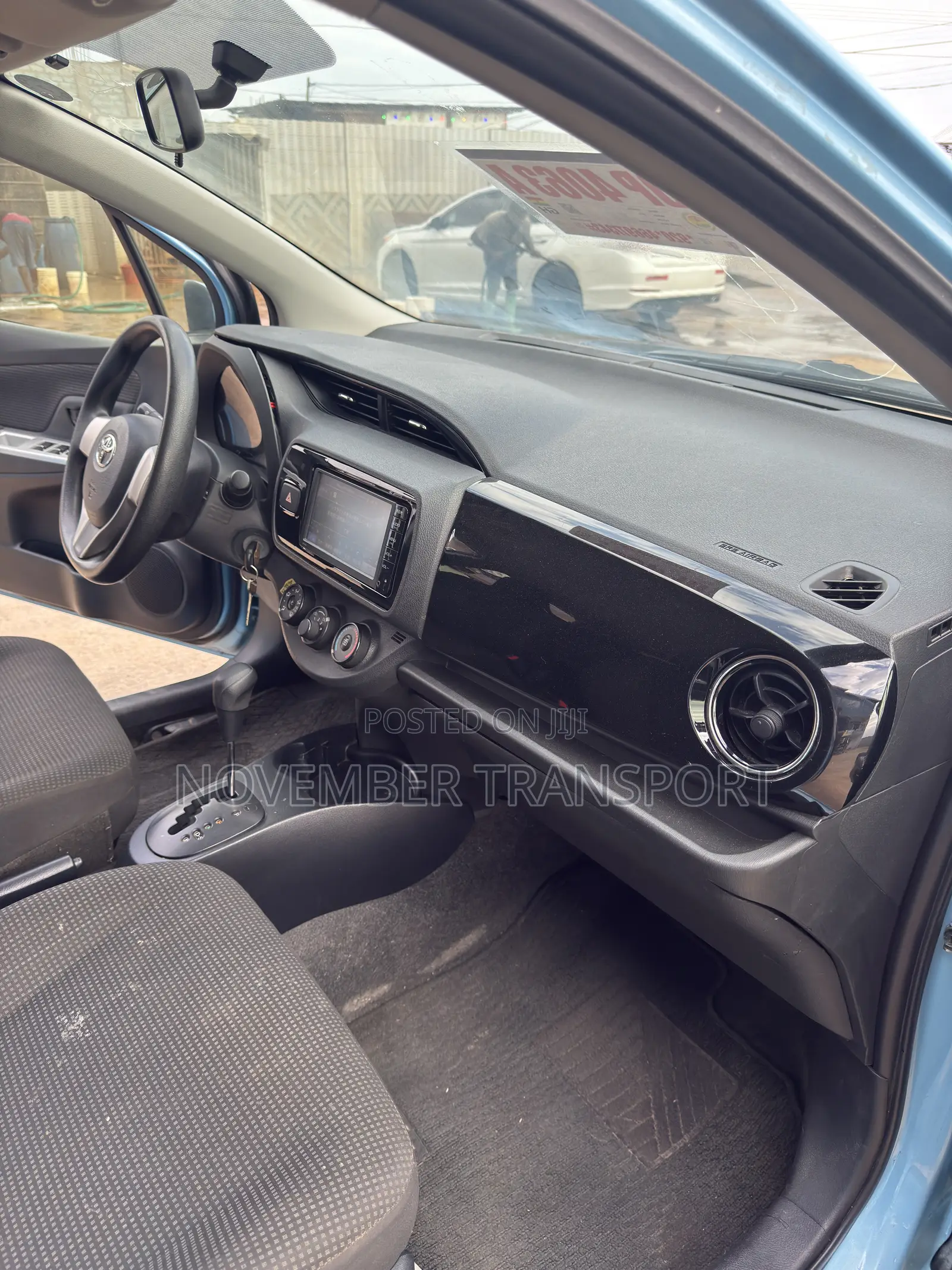 Toyota Vitz 1.3 AWD 5dr 2016 Blue
