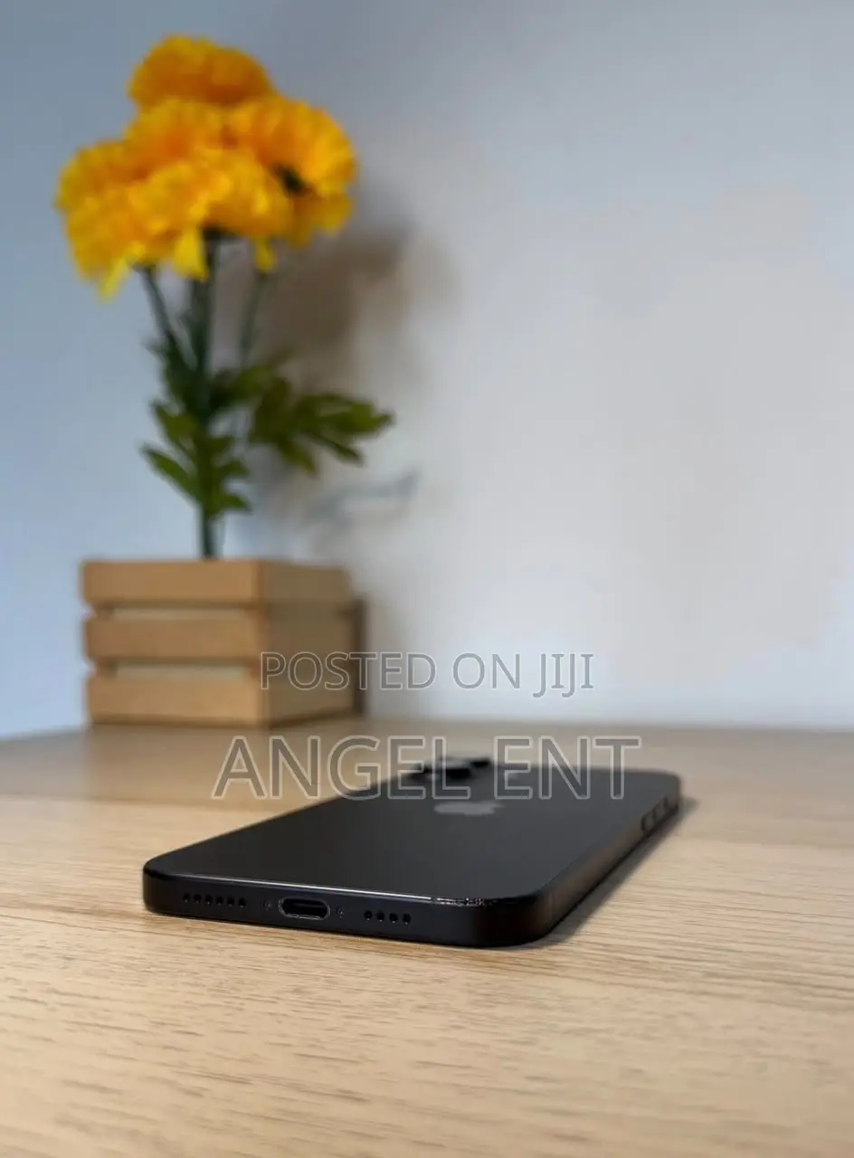 New Apple iPhone 16 128 GB Black