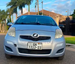 Toyota Vitz 1.3 AWD 3dr 2010 Silver