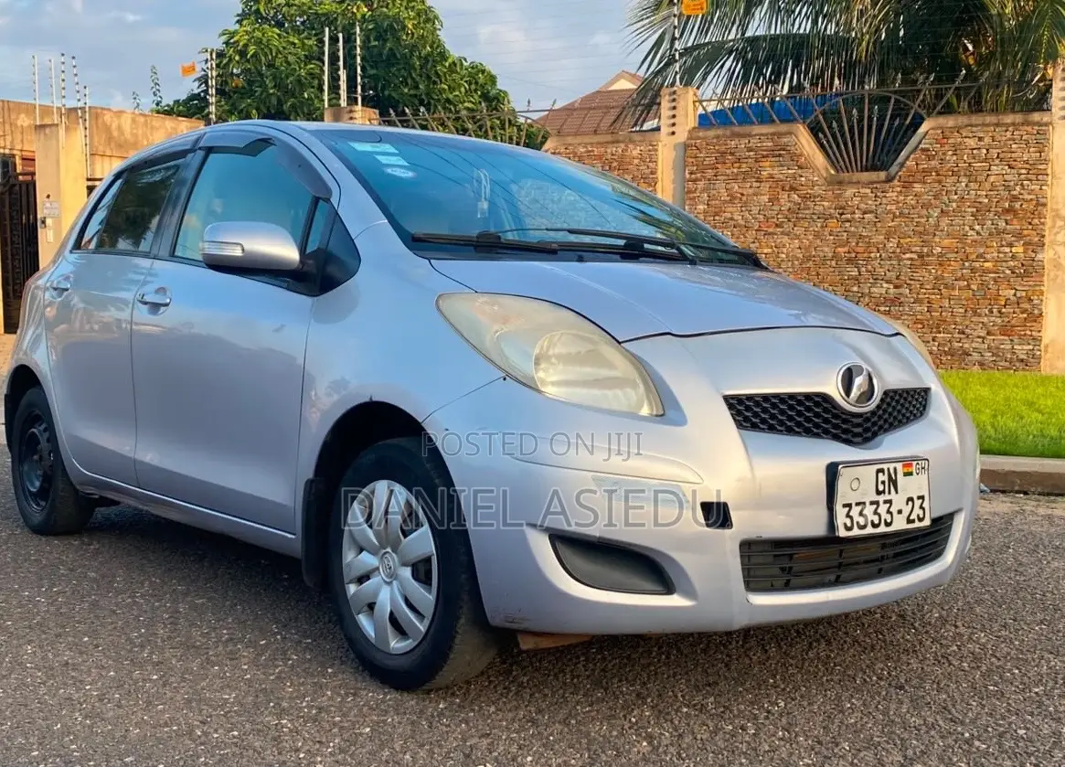 Toyota Vitz 1.3 AWD 3dr 2010 Silver