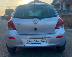 Toyota Vitz 1.3 AWD 3dr 2010 Silver