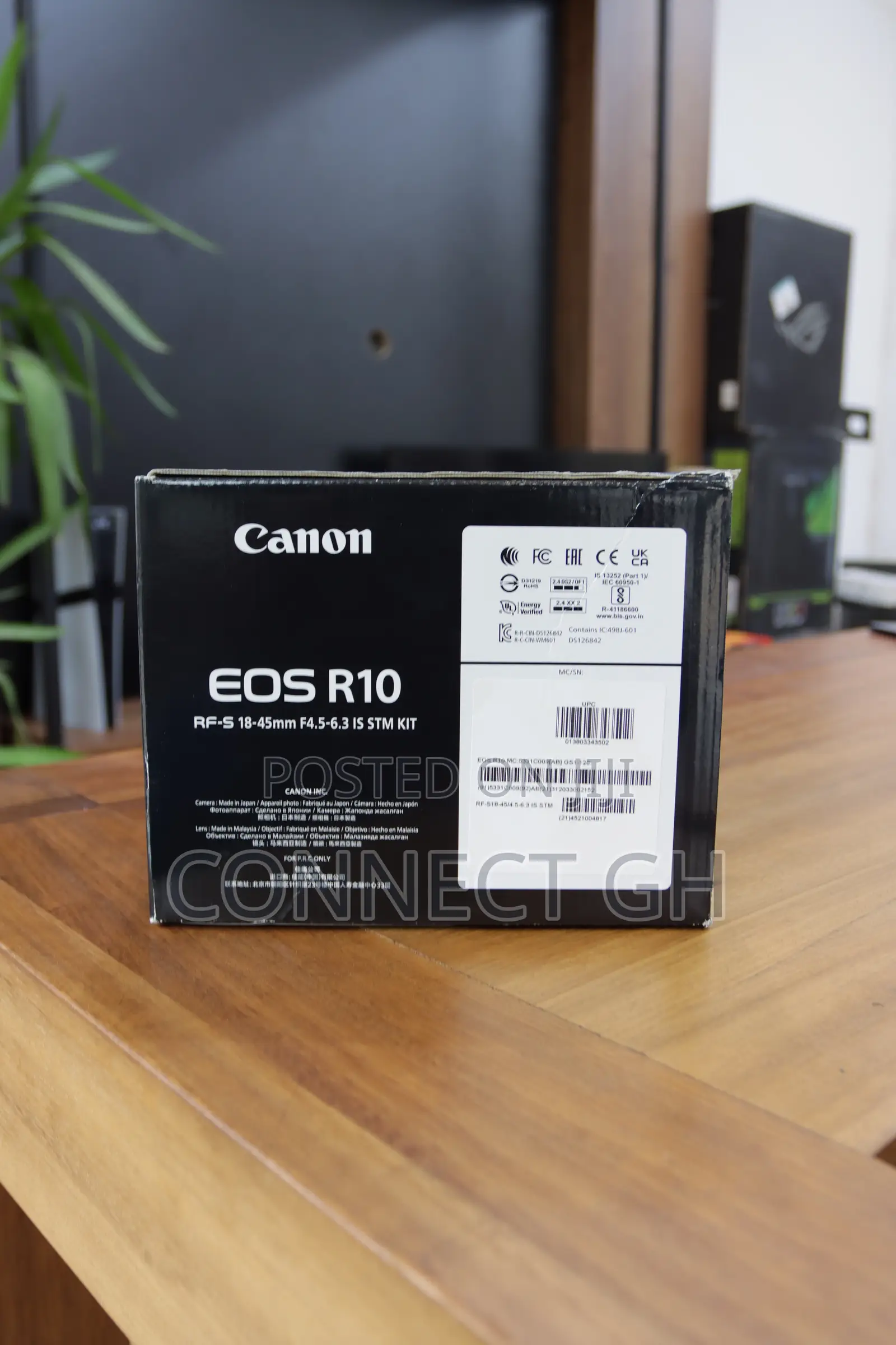 Canon - Eos R10 Mirrorless Camera With Rf-S18-45 F/4.5-6.3 Is STM