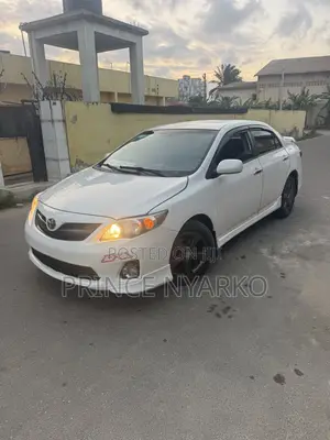 Toyota Corolla S 4dr Sedan (1.8L 4cyl 4A) 2013 White