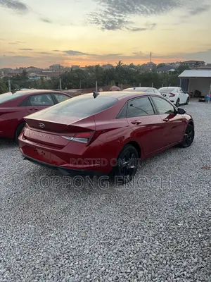 Hyundai Elantra SE 2021 Red