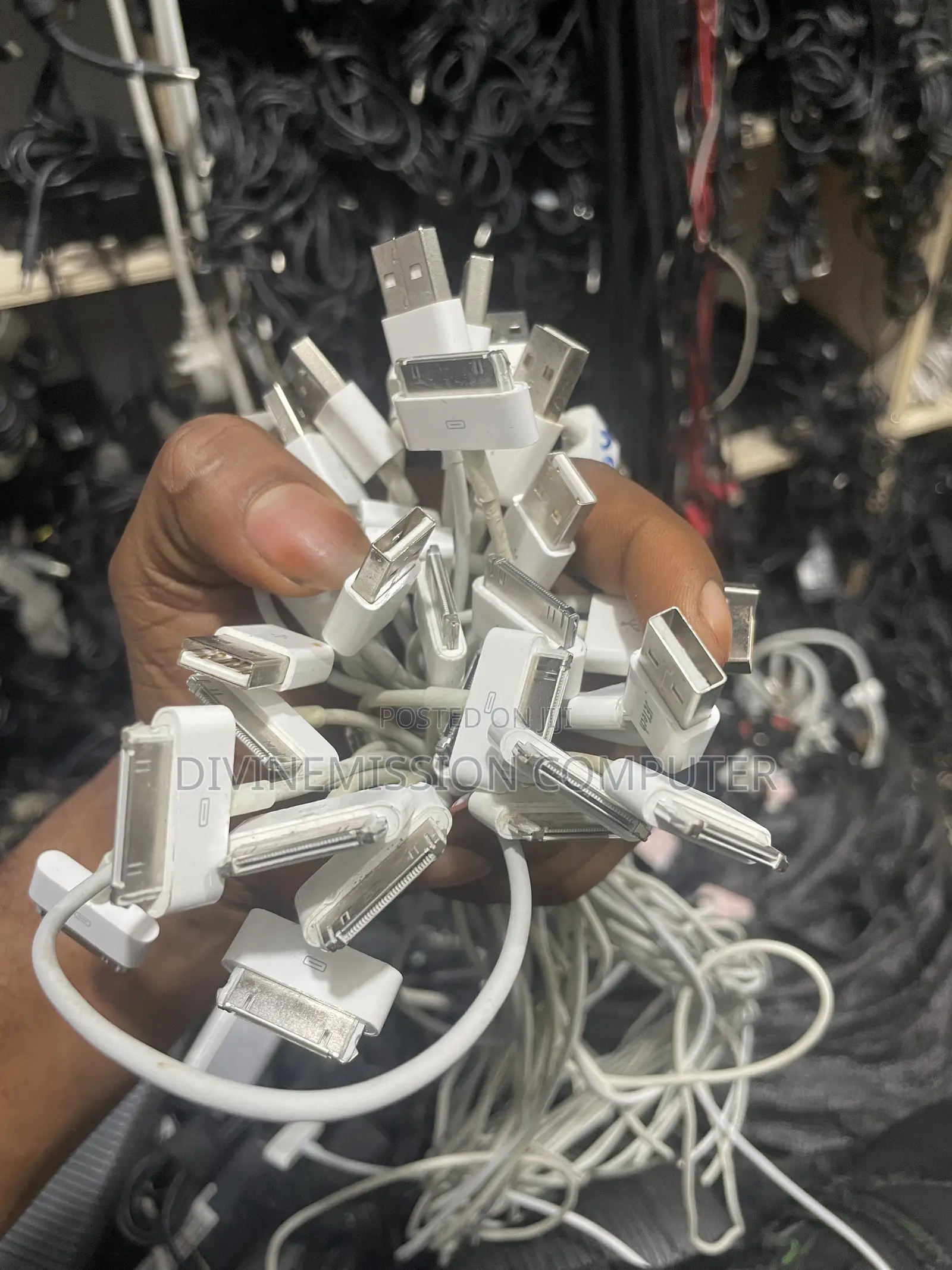 iPad 1,2,3 Charging Cable/ Cable Uk Used