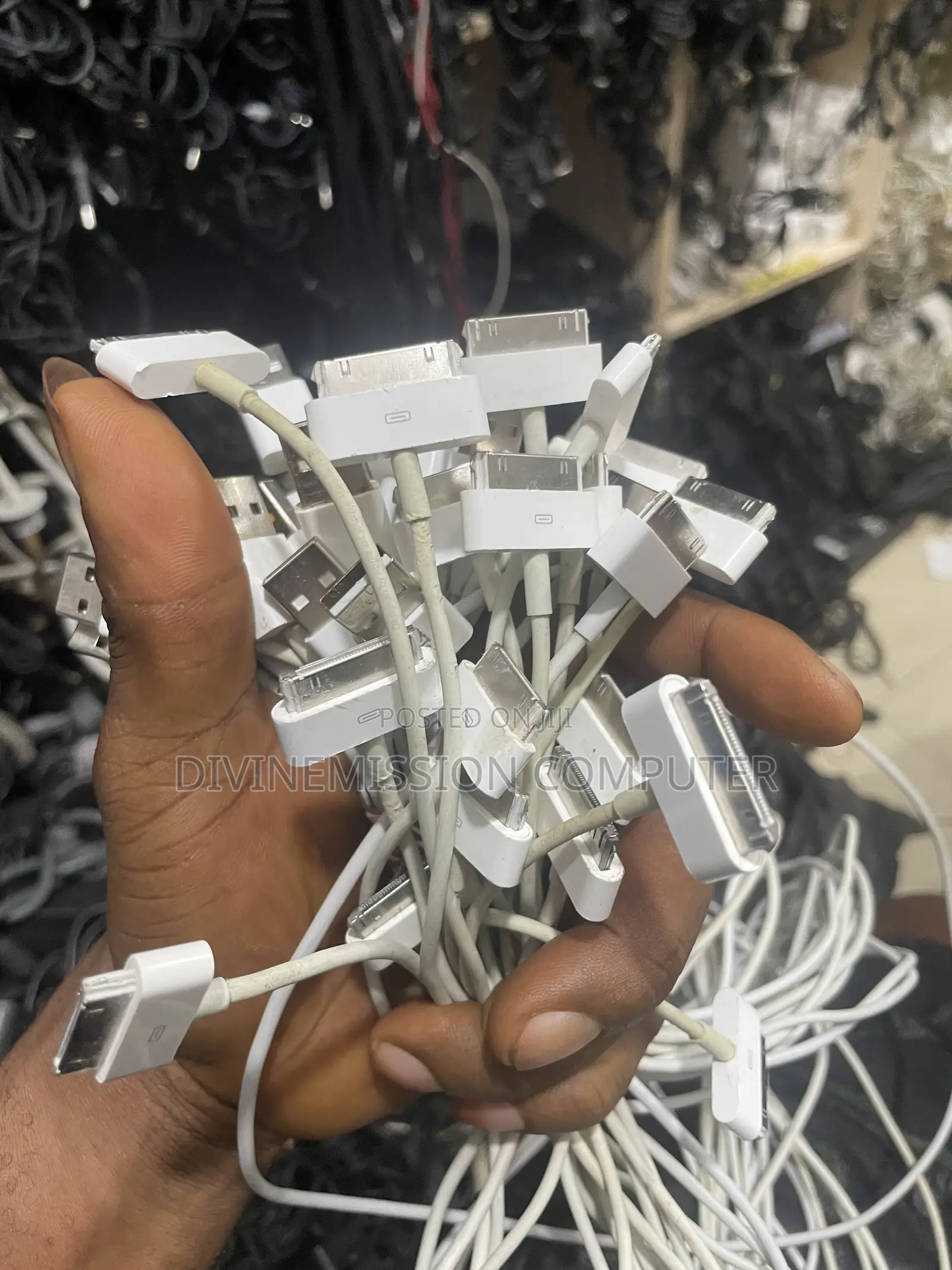 iPad 1,2,3 Charging Cable/ Cable Uk Used