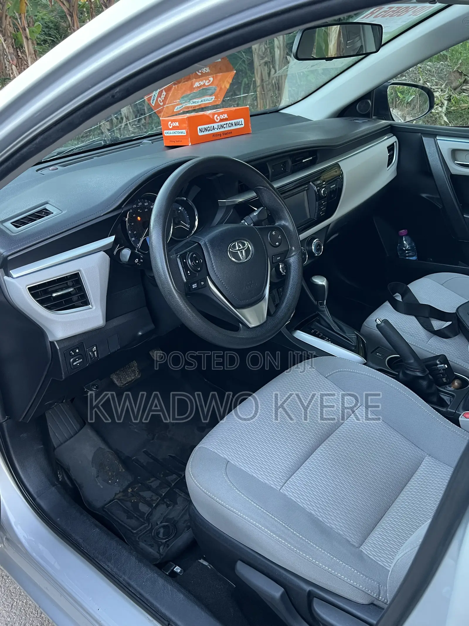 Toyota Corolla L 4dr Sedan (1.8L 4cyl 4A) 2015 Silver