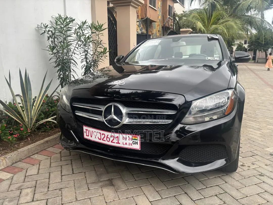 Mercedes-Benz C300 2018 Black