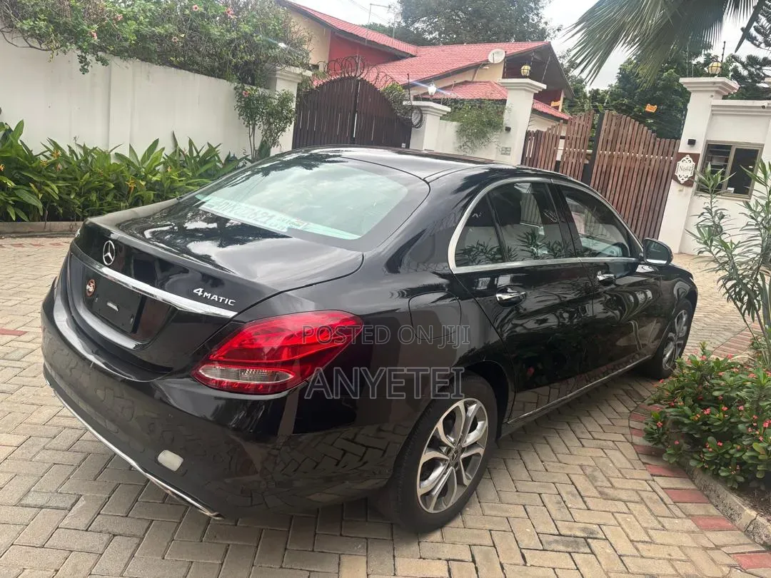 Mercedes-Benz C300 2018 Black