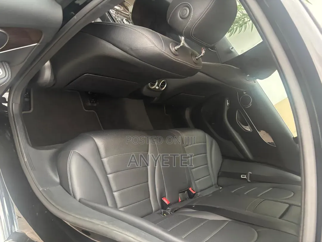 Mercedes-Benz C300 2018 Black