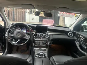 Mercedes-Benz C300 2018 Black