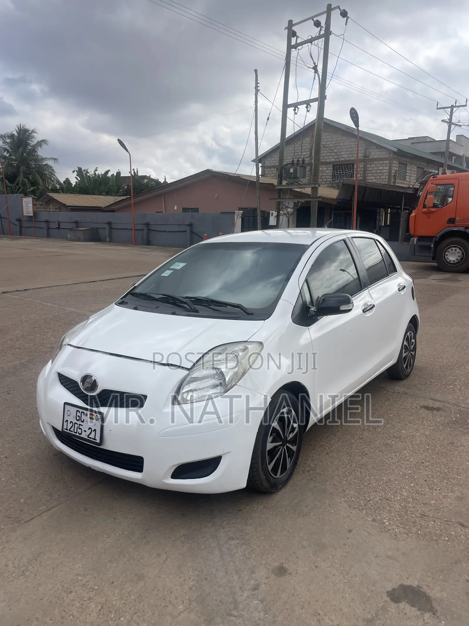 Toyota Vitz 2009 White