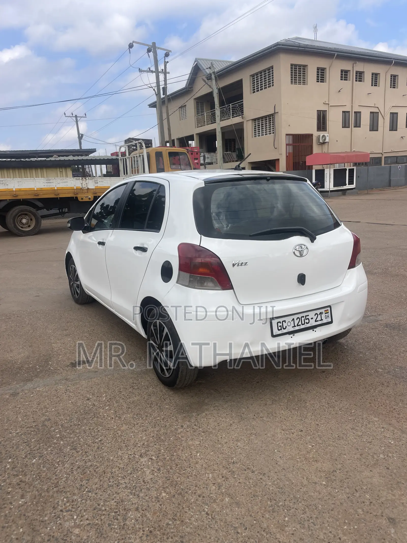 Toyota Vitz 2009 White